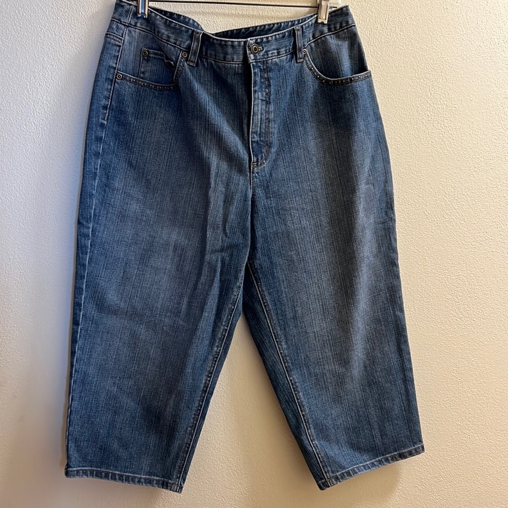 Talbots Petites Denim Capri Pants size 16 ( runs small)